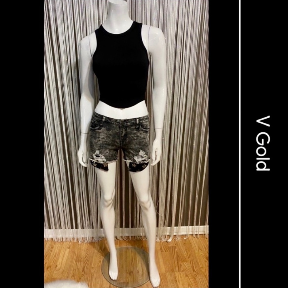 🔻SALE🔻V GOLD🔹NEW WITH TAG